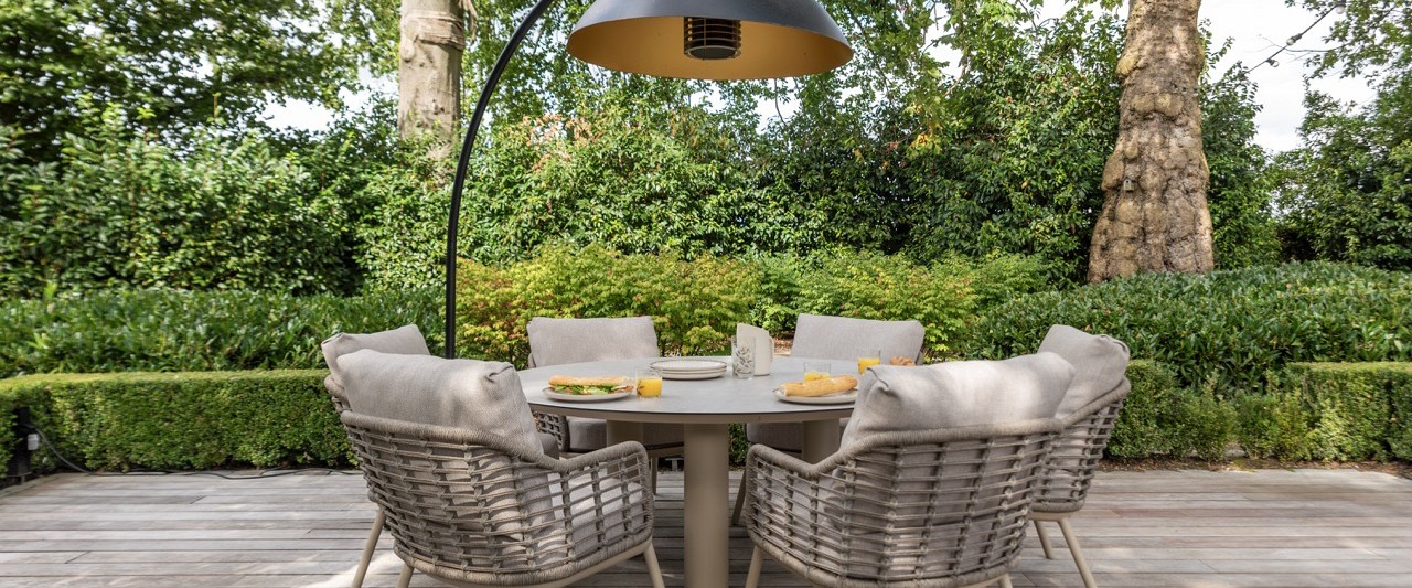 puglia low dining set with donato low dining table latte outdoor 01 groot