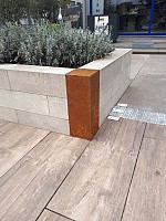 Stapelblok afdekker hoekstuk 15x15x43 cm Corten * OP=OP