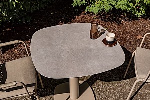 Taste by 4 Seasons Outdoor Manolo tuintafel latte met geprint keramiek tafelblad 75 x 75 cm OP=OP