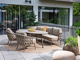 4 Seasons Outdoor Mallorca low dining set met 3-persoons low dining bank en Salute low dining tafel 