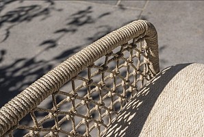 4 Seasons Outdoor Puccini dining set met Donato eettafel rond Ø 160cm Latte