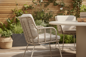 4 Seasons Outdoor Fabrice dining set latte met Hampton eettafel rond Ø 160cm verwacht medio mei