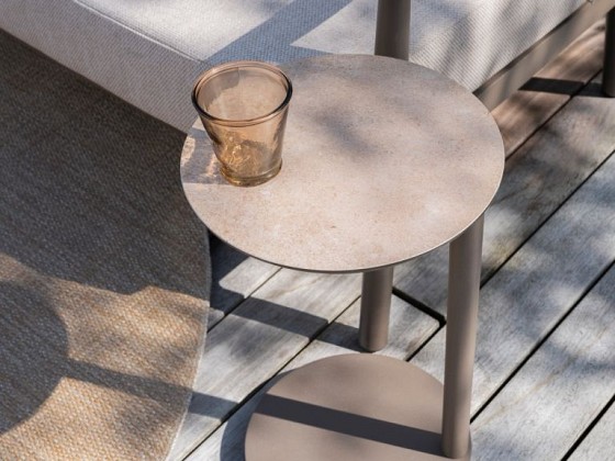 Taste by 4 Seasons Outdoor Vic bijzettafel terre met geprint keramiek tafelblad 30 cm Ø (H 50)