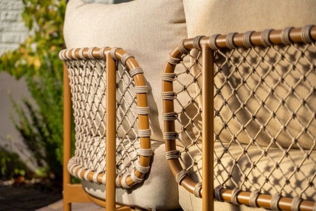 4 Seasons Outdoor Martinique loungeset Amber en Hampton loungetafel en bijzettafel