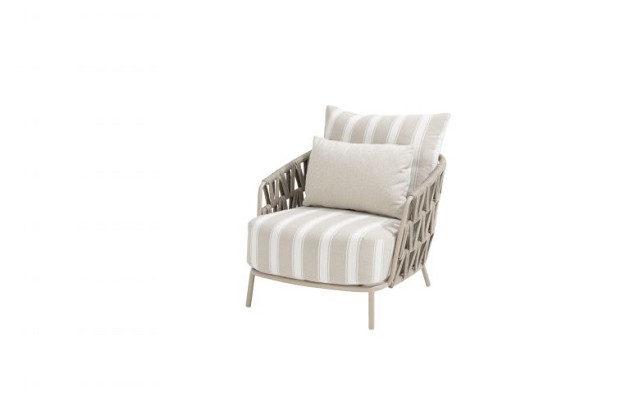4 Seasons Outdoor Beverly loungeset latte met June loungetafels creme