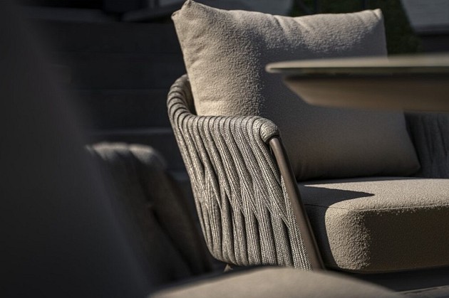 Taste by 4 Seasons Outdoor Cannes low dining set met Donato low dining tafel Ø 160cm Terre