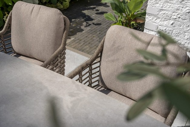Taste by 4 Seasons Outdoor Puglia low dining set met Nevada eettafel Latte - Niet meer leverbaar