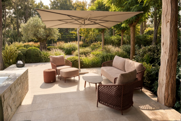 4 Seasons Outdoor Vista loungeset spicy met Solaris parasol